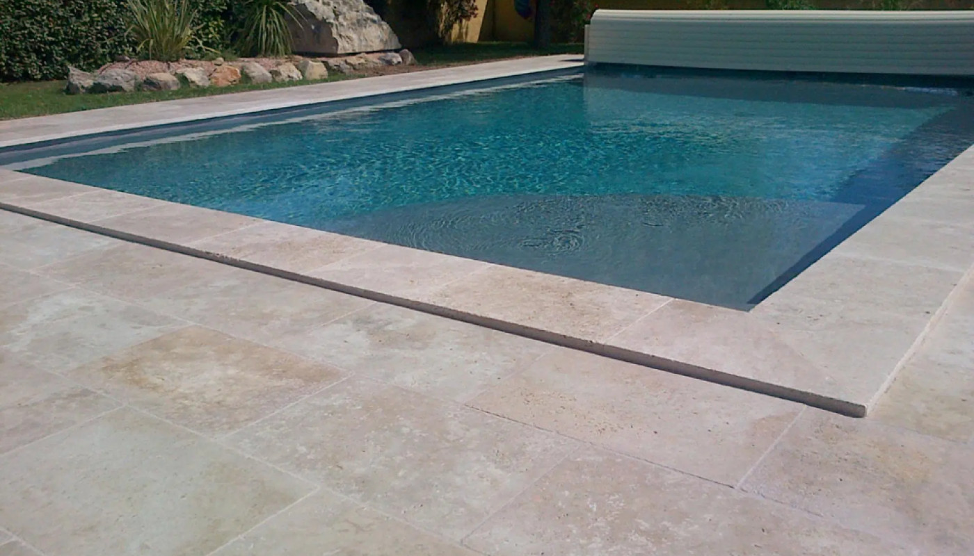 Margelles de piscine dans le Var : ajoutez une touche d’élégance à vos extérieurs !